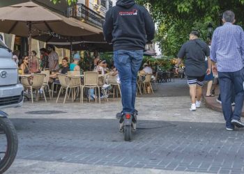España endurece normas para las patinetas y RD avanza hacia su regulación
