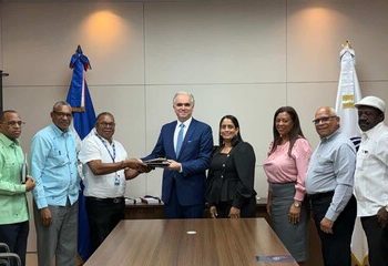 Proponen instaurar año sabático con salario para profesores y técnicos del Minerd