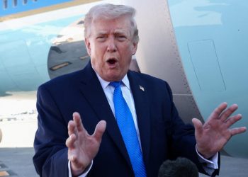 Firma de Trump en papel moneda de Estados Unidos