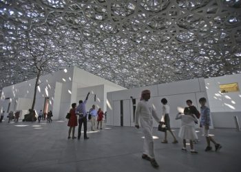 Francia teme por obras prestadas al Louvre Abu Dabi