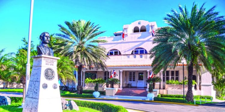 RD pide a los países involucrados en conflicto con Irán a no profundizar acciones militares