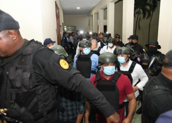 Tribunal mantiene en arresto domiciliario a coronel acusado de pertenecer a red de sobornos