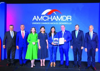 Magín Díaz dice someterán proyecto para eliminar impuestos anacrónicos