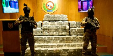 Incautan 564 paquetes de presunta cocaína y arrestan a cinco hombres en Barahona
