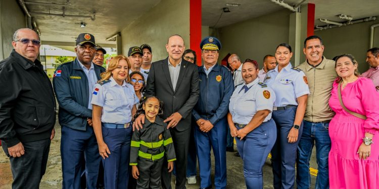 Alcalde destaca labor del Cuerpo de Bomberos y reafirma apoyo institucional en su día