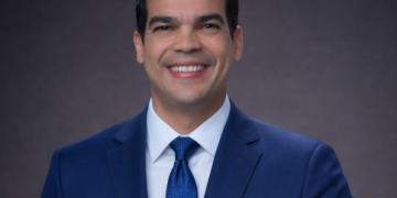 Wellington Arnaud lidera la valoración de funcionarios más eficientes del Gobierno, según SONDEOS