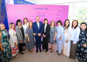 Ayuntamiento de Santiago reconoce a 25 Mujeres Ejemplares, encabezadas por la vicepresidenta Raquel Peña