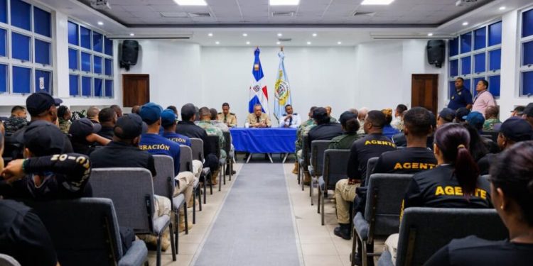 Director de Migración exhorta a agentes de interdicción a actuar apegados a la ley durante operativos