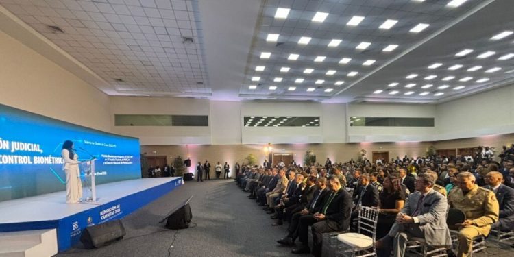 Yeni Berenice destaca más de 1,000 ascensos y anuncia evaluación de desempeño en el MP