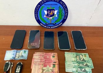 Desmantelan red de ciberdelincuencia en residencial de Nibaje, Santiago; apresan tres y ocupan vehículos, dinero y equipos tecnológicos