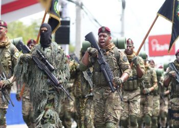 Presidente Abinader encabeza desfile cívico-militar y policial en conmemoración del 182 aniversario de la Batalla del 19 de Marzo