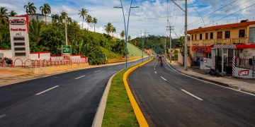 Presidente Abinader inaugura ampliación a cuatro vías de la entrada a Samaná que beneficia más de 110,000 personas y fortalece el turismo de la zona