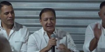 Abel Martínez juramenta exmiembros de Fuerza del Pueblo que retornan al PLD en acto en Santiago