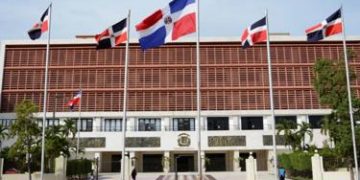 Presentan propuesta al Congreso para aumentar a seis meses la licencia por maternidad