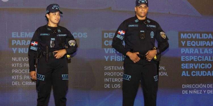 Nuevos requisitos para uniformes policiales entran en consulta pública