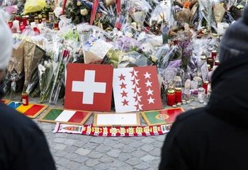 La hija, la nieta y el yerno de Jamenei murieron en ataque contra Irán, según medios iraníes