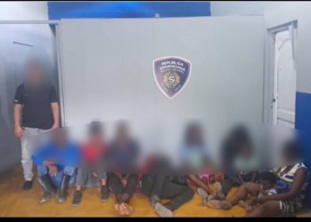 Desmantelan en Santiago red de tráfico de haitianos: 14 detenidos y tres choferes dominicanos arrestados