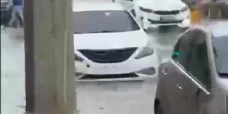 Trabajos del Monorriel provocan nuevas inundaciones en la avenida Las Carreras en Santiago