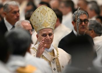 "Nos estamos acostumbrando a la violencia": Papa León XIV pide elegir la paz