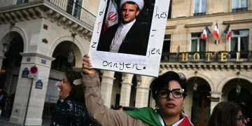 Trump "ordena" reabrir el estrecho de Ormuz