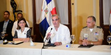 Gobierno pide a la población alejarse de ríos y costas