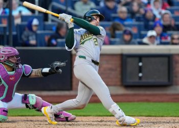 Soderstrom pega dos jonrones y los Atléticos apabullan a los Mets 11-6