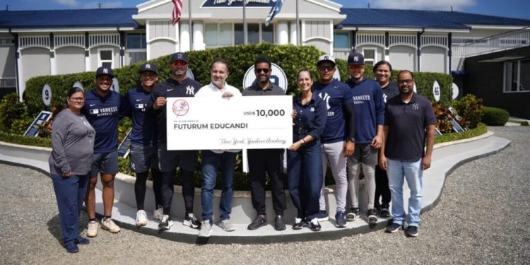 Yankees llevan esperanza y apoyo a comunidades vulnerables en República Dominicana