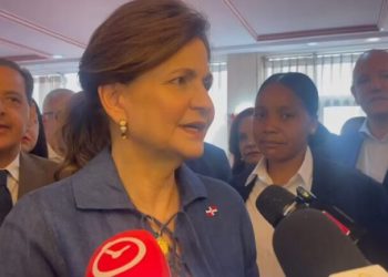 Vicepresidenta condena asesinato de chofer en Santiago y exige justicia