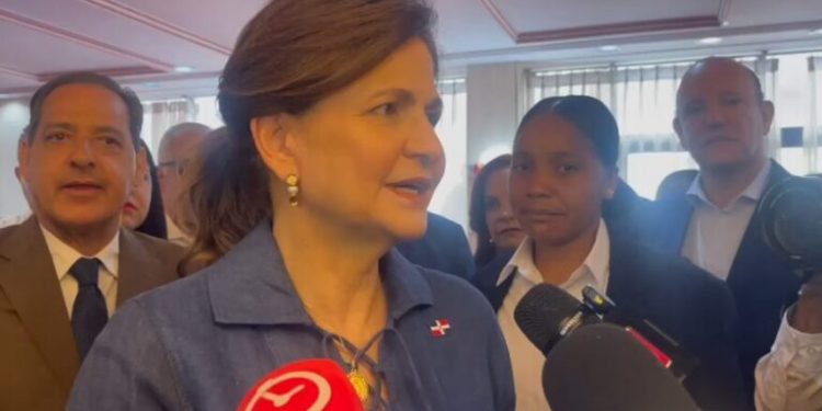 Vicepresidenta condena asesinato de chofer en Santiago y exige justicia