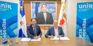 Alcaldía de Santiago y Universidad Internacional de La Rioja firman acuerdo de 400 becas para maestrías en España