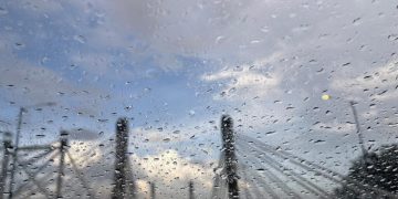 Indomet pronostica aguaceros con tronadas y ráfagas de viento este jueves por vaguada y viento del sureste