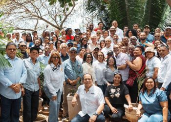 Carolina recibe respaldo del PRM en Monseñor Nouel encabezado por Héctor Acosta y Norberto Ortiz