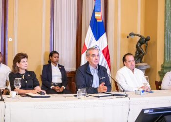 Presidente Abinader dice que la prioridad del Gobierno es salvar vidas, proteger las propiedades y preservar las infraestructuras; llama a la población a evitar zonas de riesgo