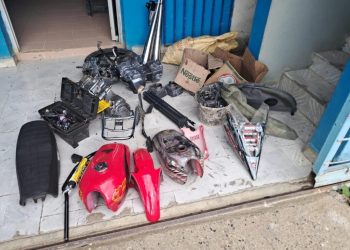 Desmantelan centro de acopio de motocicletas robadas en Santiago y recuperan vehículo sustraído