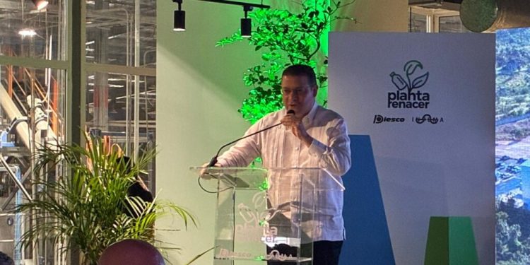 Yayo Sanz Lovatón destaca clima de inversión económica en el país durante inauguración de Planta Renacer