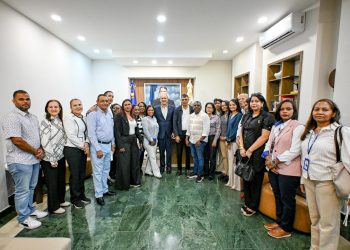 Alcaldía de Santiago recibe delegación de Santo Domingo Oeste para intercambio de experiencias en gestión municipal