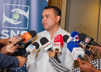 SNS reporta disminución en atenciones a extranjeros y aumento en servicios a dominicanos