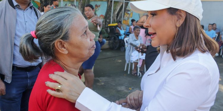 Dirección de Desarrollo Social Supérate entrega Bono de Emergencia a más de 2 mil familias afectadas por las lluvias en Villa Montellano, Puerto Plata