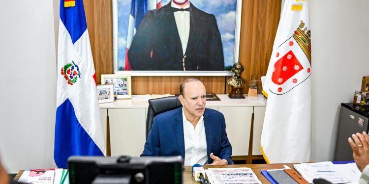 Alcalde de Santiago condena “linchamiento” de chofer y promete apoyo total a su familia