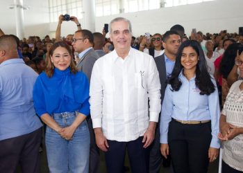 Presidente Abinader escucha a 6,000 familias y reafirma su apoyo a Supérate, que impacta a más de 1.4 millones de hogares en la República Dominicana