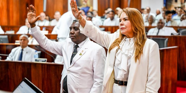 Concejo de Regidores de Santiago ratifica a Cholo D’ Óleo como presidente para el período 2026-2027