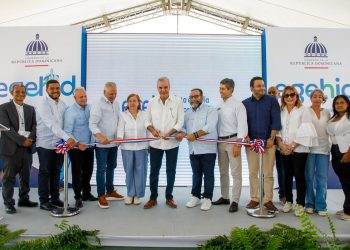 En inauguración de carretera que conecta al distrito municipal de Tavera con Jarabacoa, presidente Abinader dice nunca antes se habían hecho tantas carreteras y tantas mejorías en la sierra