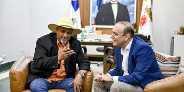 Alcalde Ulises Rodríguez recibe a su homólogo de Dajabón para intercambiar experiencias sobre gestión municipal