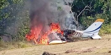 Accidente aéreo en Dajabón deja dos lesionados y aeronave destruida