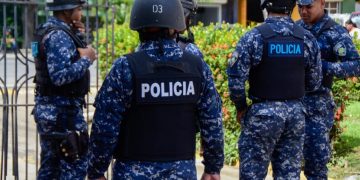 Policías ultiman a un hombre durante allanamiento en Santiago; familiares denuncian fue ejecutado