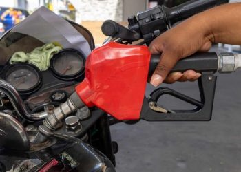 Gobierno tendrá que ajustar precios de los combustibles ante presión internacional