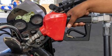 Gobierno tendrá que ajustar precios de los combustibles ante presión internacional