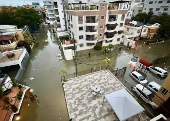 El Gran Santo Domingo amanece colapsado por intensas lluvias provocadas por vaguada