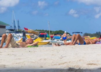 La llegada de visitantes a RD en Semana Santa crece 21.2 % este año