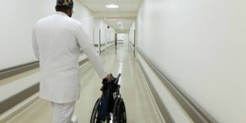 El Gobierno aumenta y concede pensiones a casi 800 servidores de salud en lo que va de año